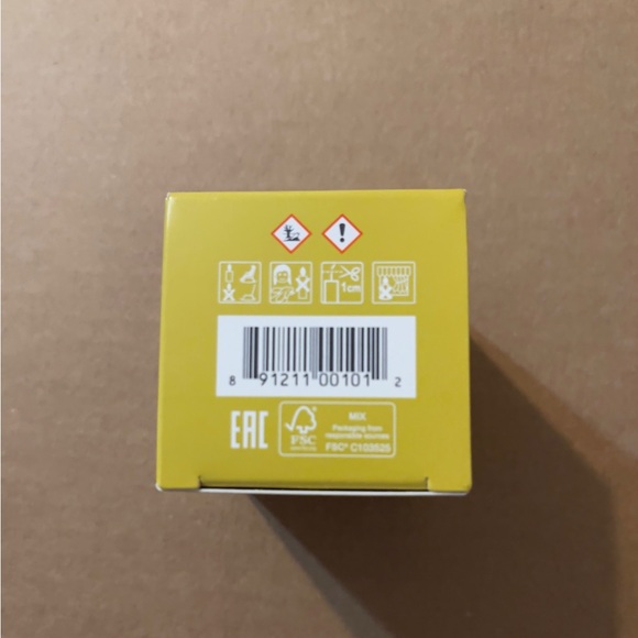 Malin+Goetz Dark Rum Candle 2.35oz New - Picture 4 of 5